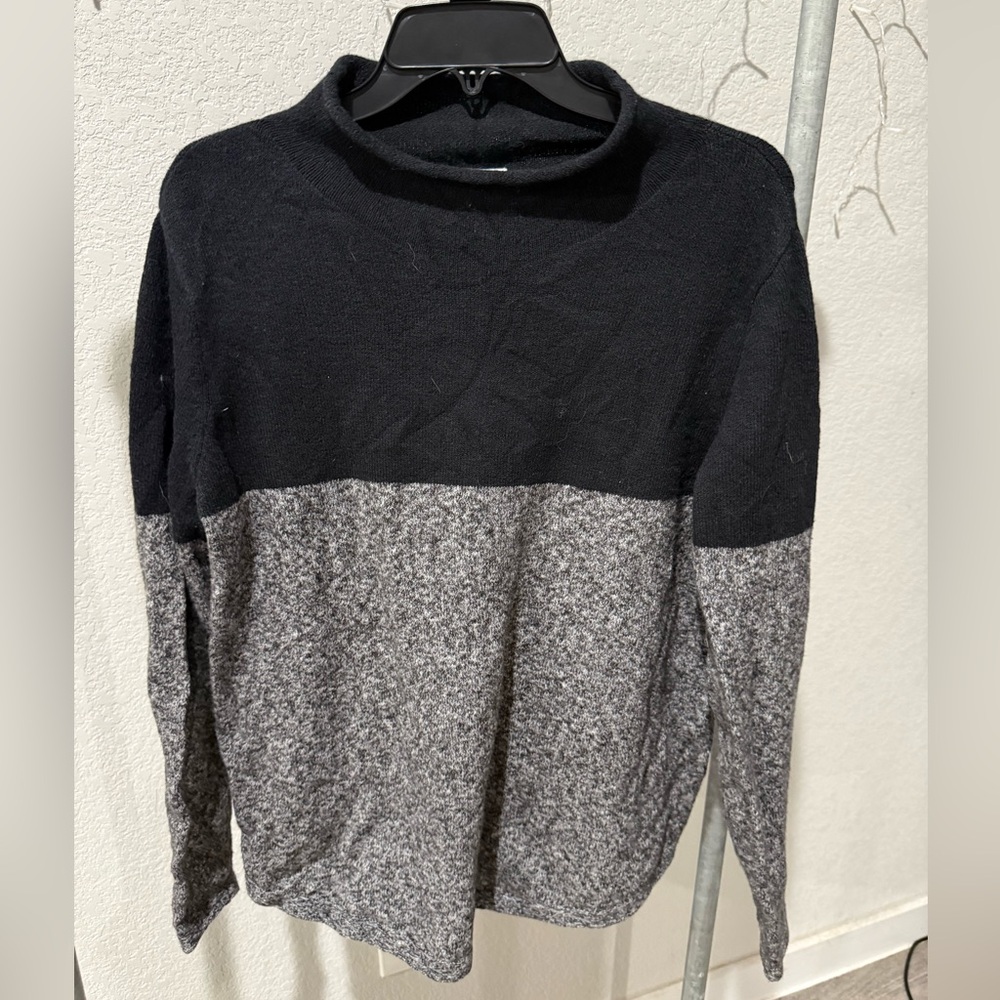 Old Navy Black and Gray Turtleneck Sweater